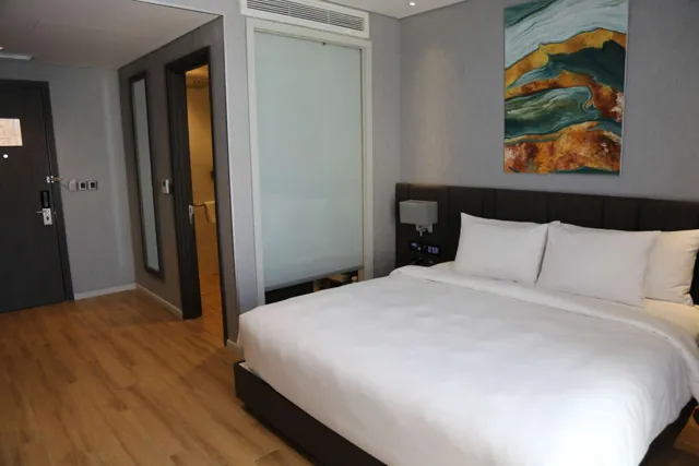 Premier Pearl Hotel — Classic Double City View