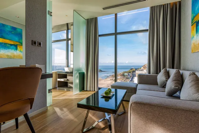Premier Pearl Hotel — Premier Suite Oceanfront