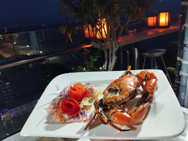 Dining as the evening unfolds